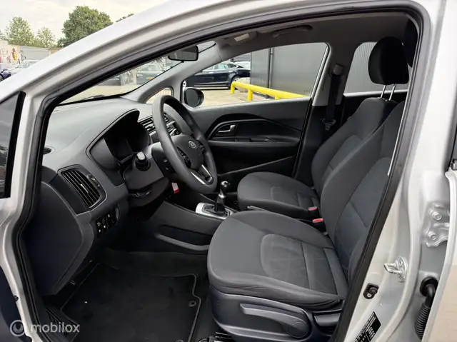 Kia Rio view 10