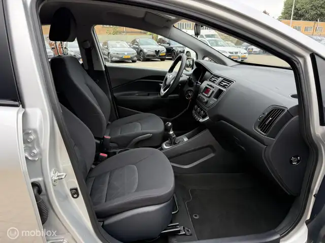 Kia Rio view 14