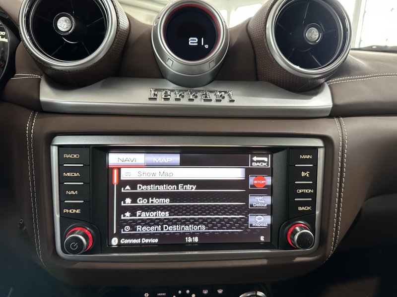 Ferrari California 3.9 V8 — photo 27