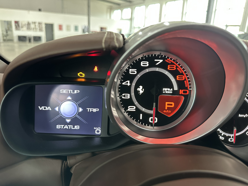 Ferrari California 3.9 V8 — photo 30