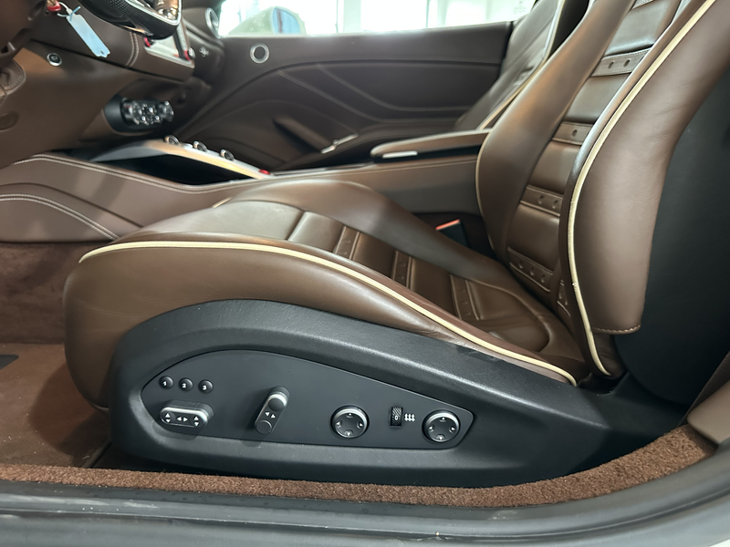 Ferrari California 3.9 V8 — photo 33