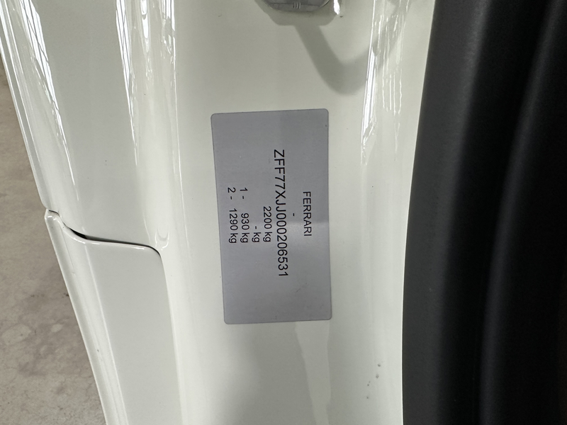 Ferrari California 3.9 V8 — photo 34