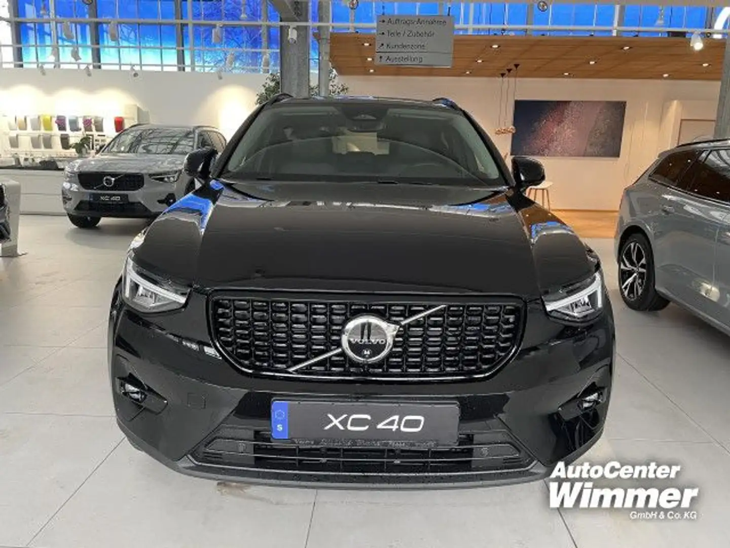 Volvo XC40 B4 B DKG Ultimate Dark Assistenz MildHybrid Schwarz - 2