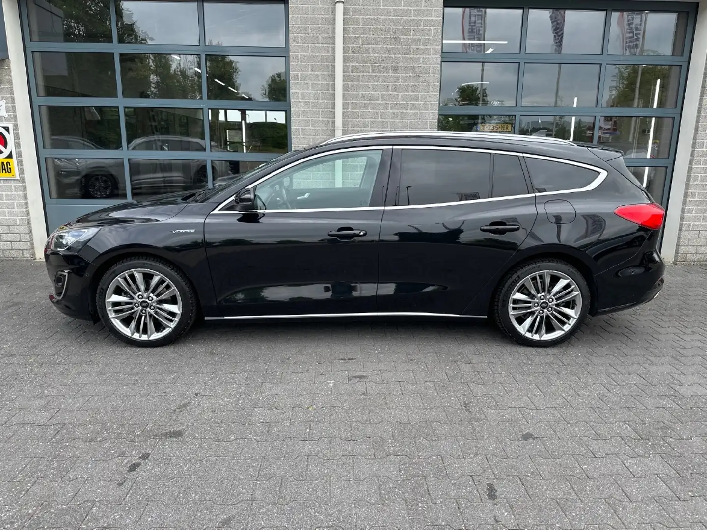 Ford Focus Wagon 1.0 EcoBoost Vignale Noir - 2