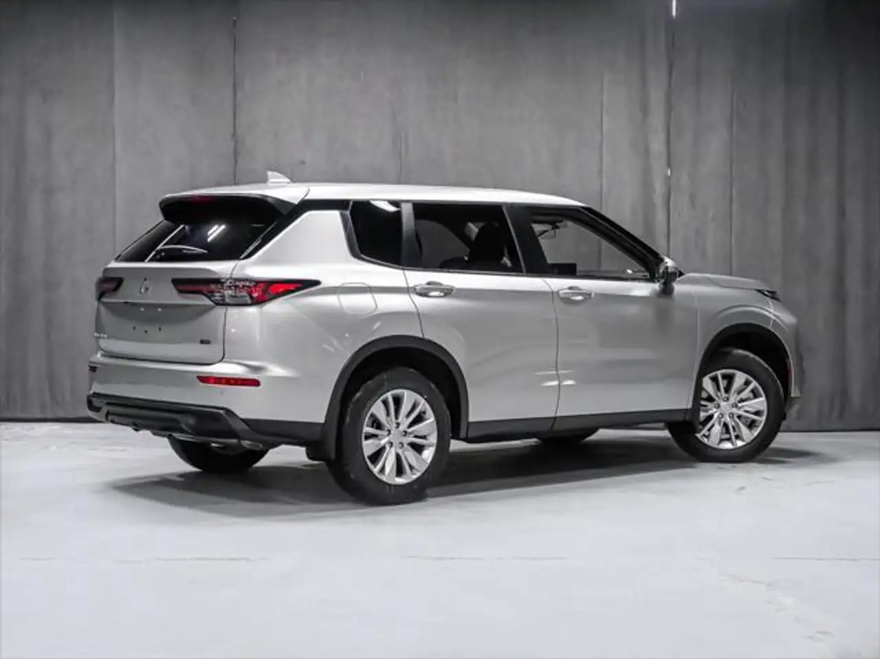 Mitsubishi Outlander снимка Mitsubishi Outlander