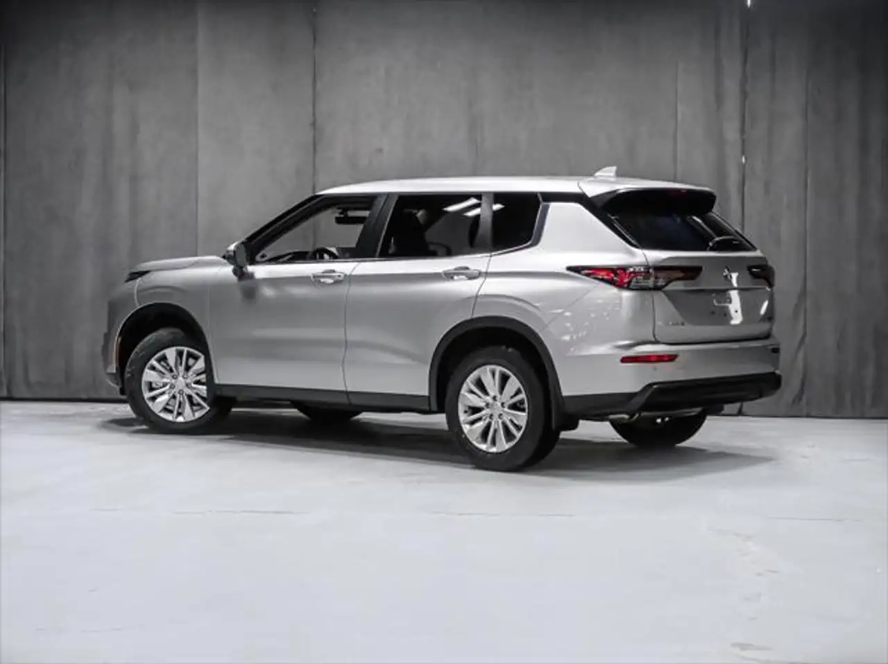 Mitsubishi Outlander снимка Mitsubishi Outlander