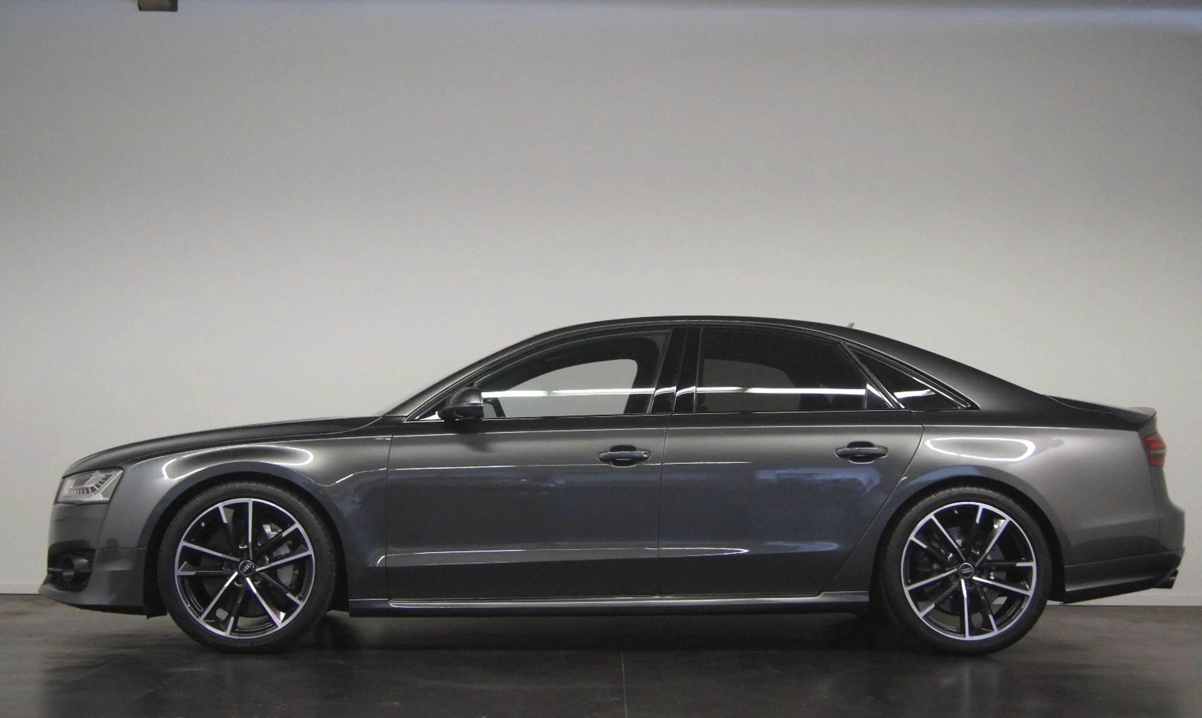Audi S8 4.0 TFSI quattro plus|STHZG|SITZLUFT|ACC|KERA — photo 3