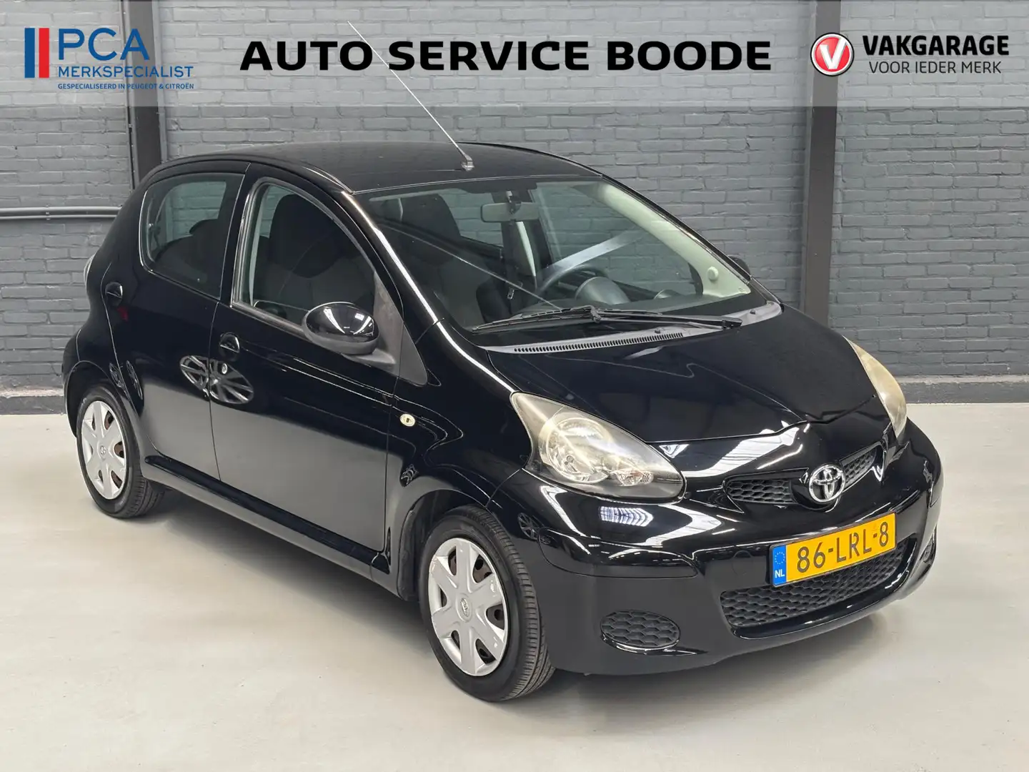 Toyota Aygo 5-deurs 1.0-12V Comfort automaat - 52.931 km NAP! Zwart - 2