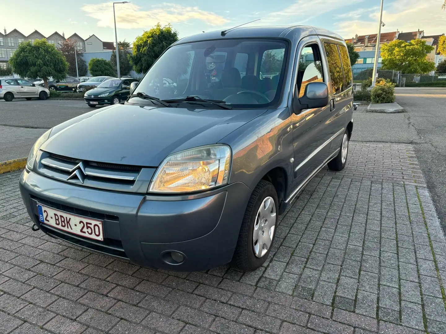 Citroen Berlingo Multispace 1.4i nouveau Moteur 55000km Bleu - 2