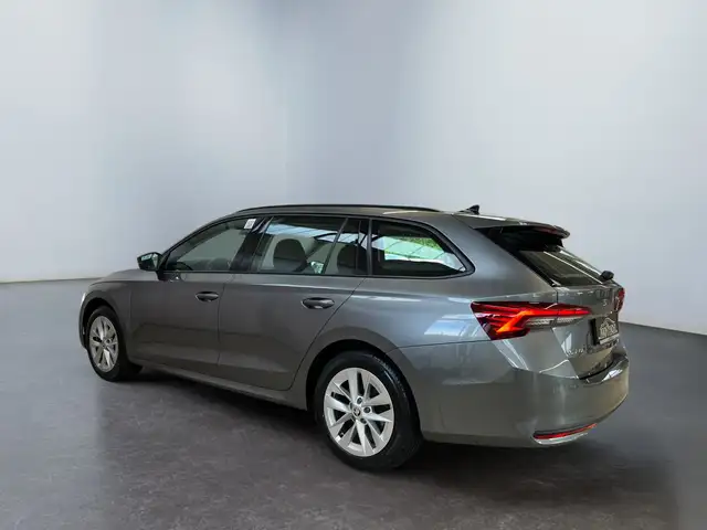 Skoda Octavia view 6