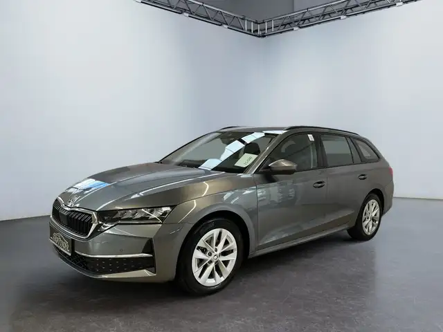 Skoda Octavia view 2