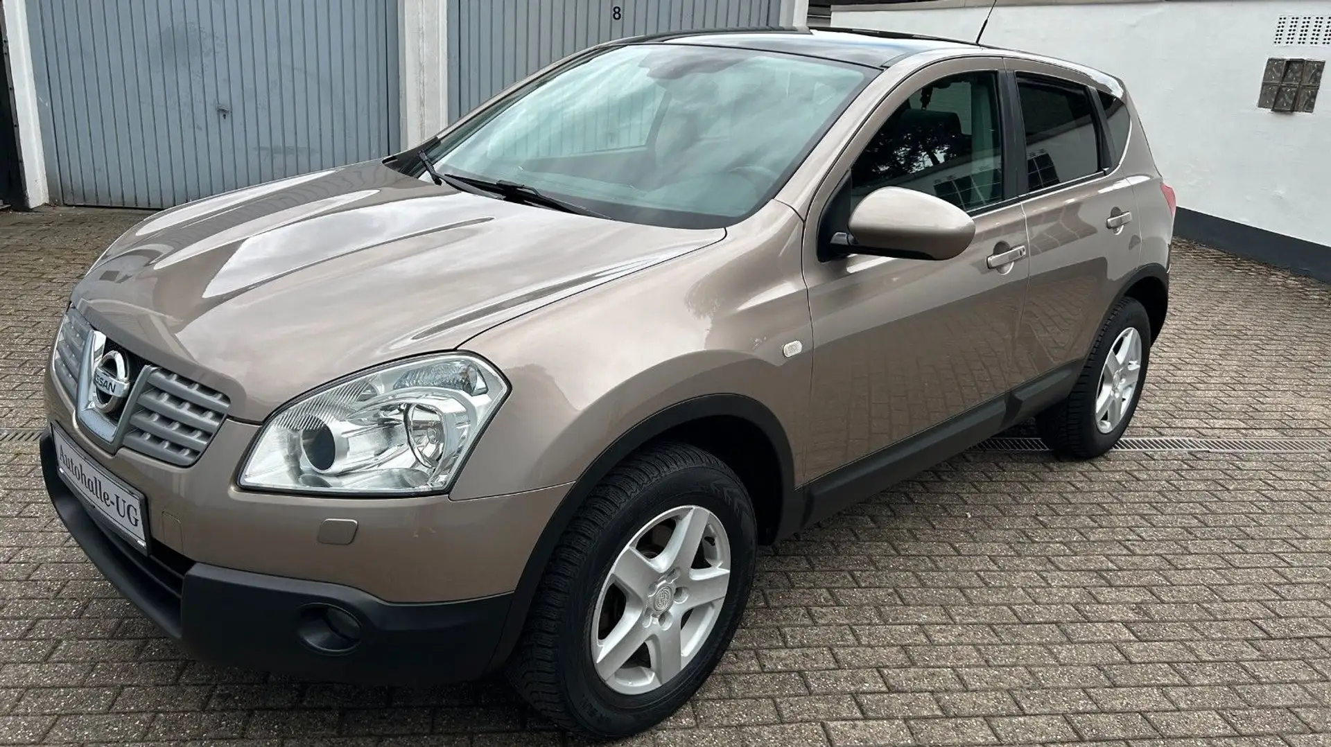 Nissan Qashqai 2.0 Tekna aus 2.Besitz / Leder / Navi Gold - 1