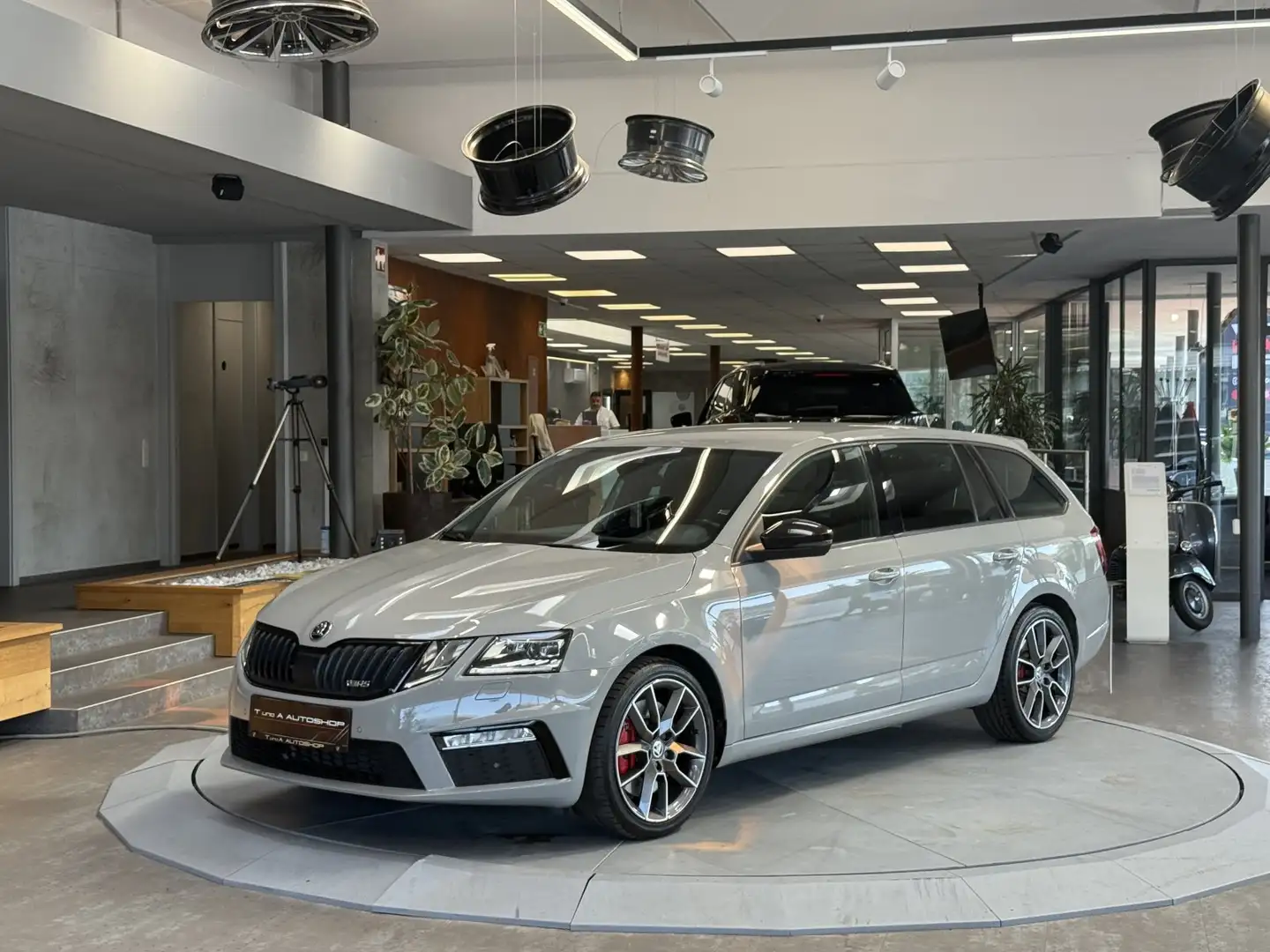 Skoda Octavia Combi RS 2.0 TSI DSG *Navi*Keyless-Go*Sitzheizung Gris - 1