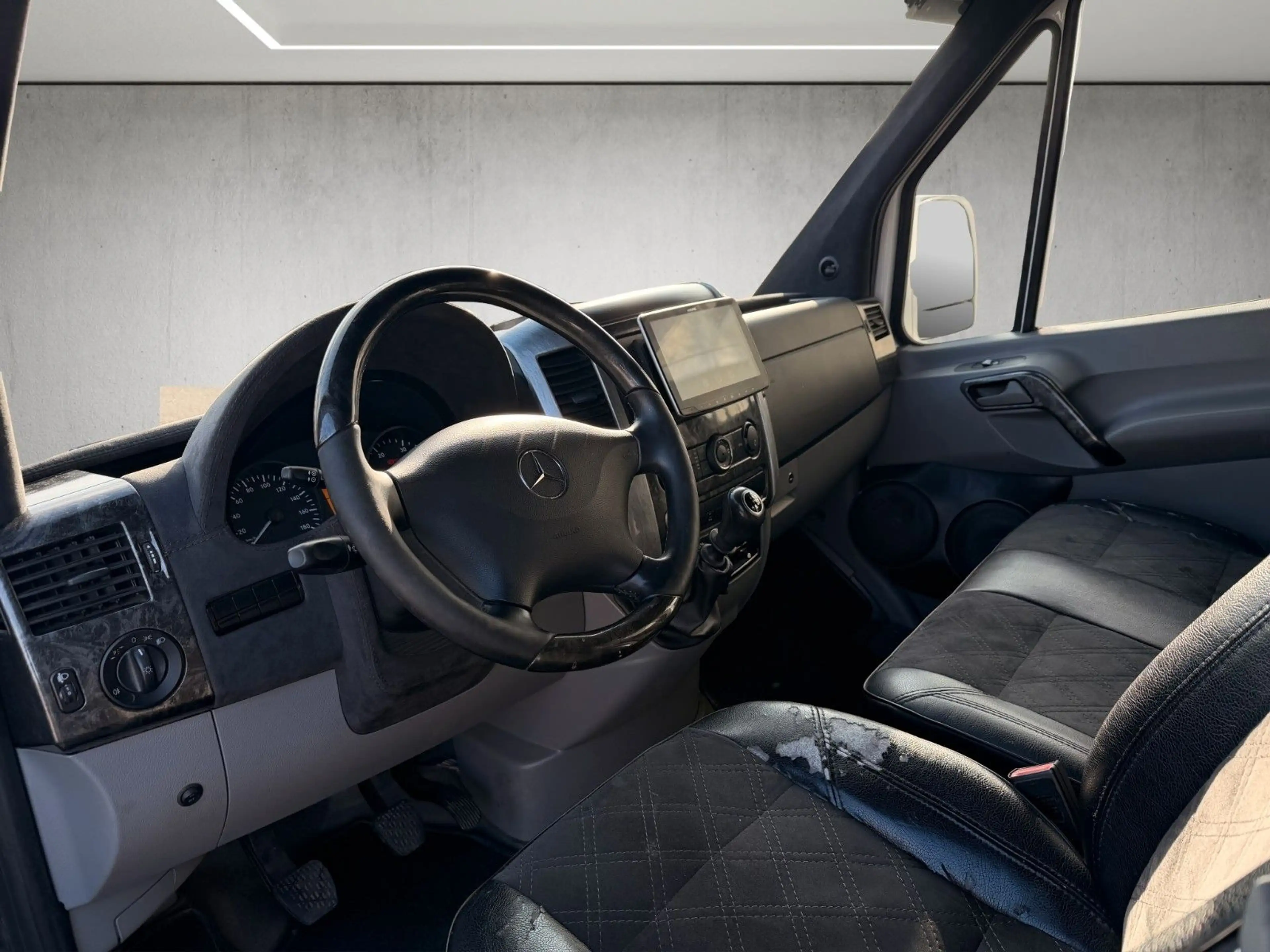 Mercedes-Benz Sprinter II Bett*Leder*6-Sitzer*Klimaanlage — photo 14