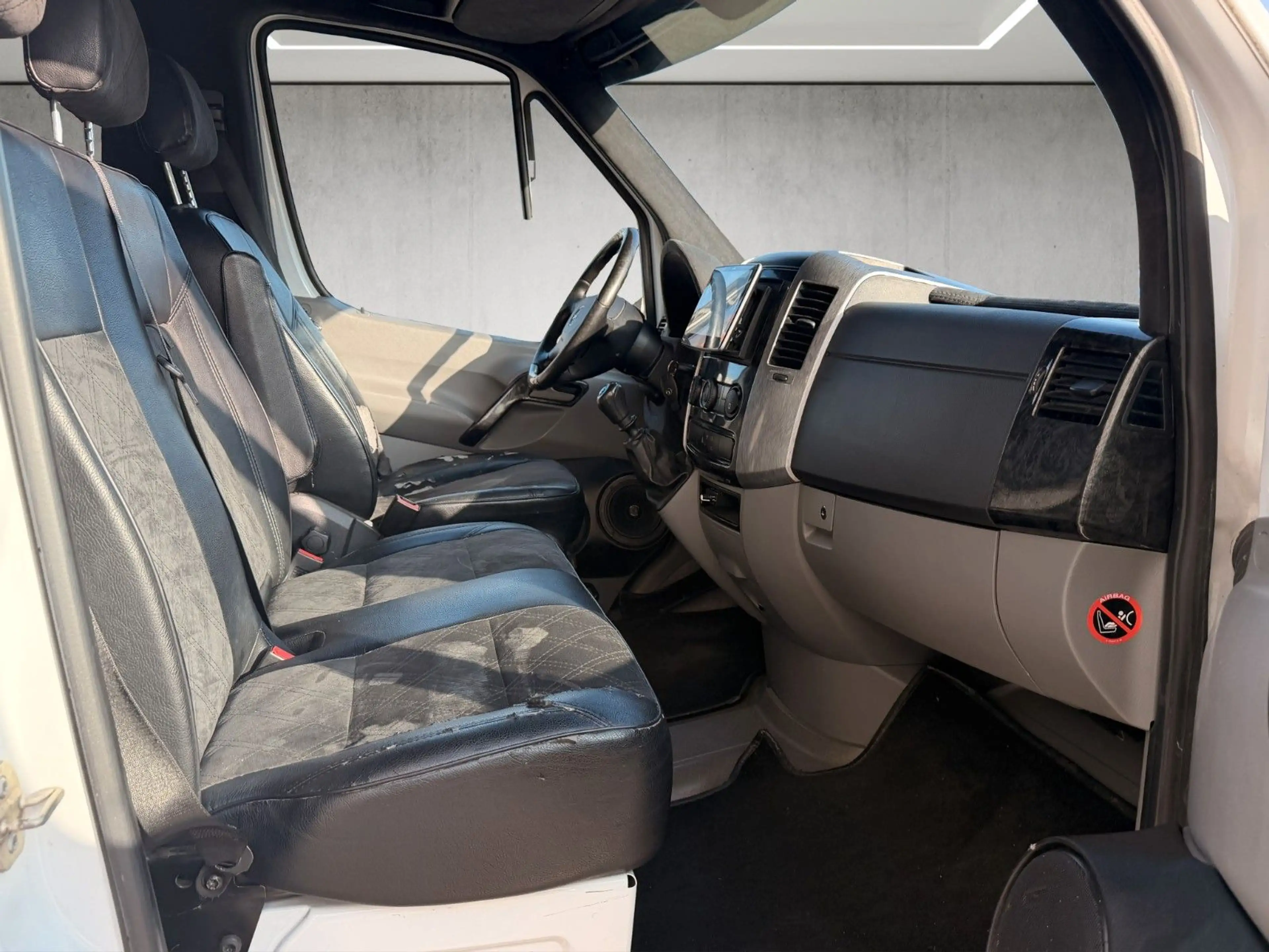 Mercedes-Benz Sprinter II Bett*Leder*6-Sitzer*Klimaanlage — photo 11