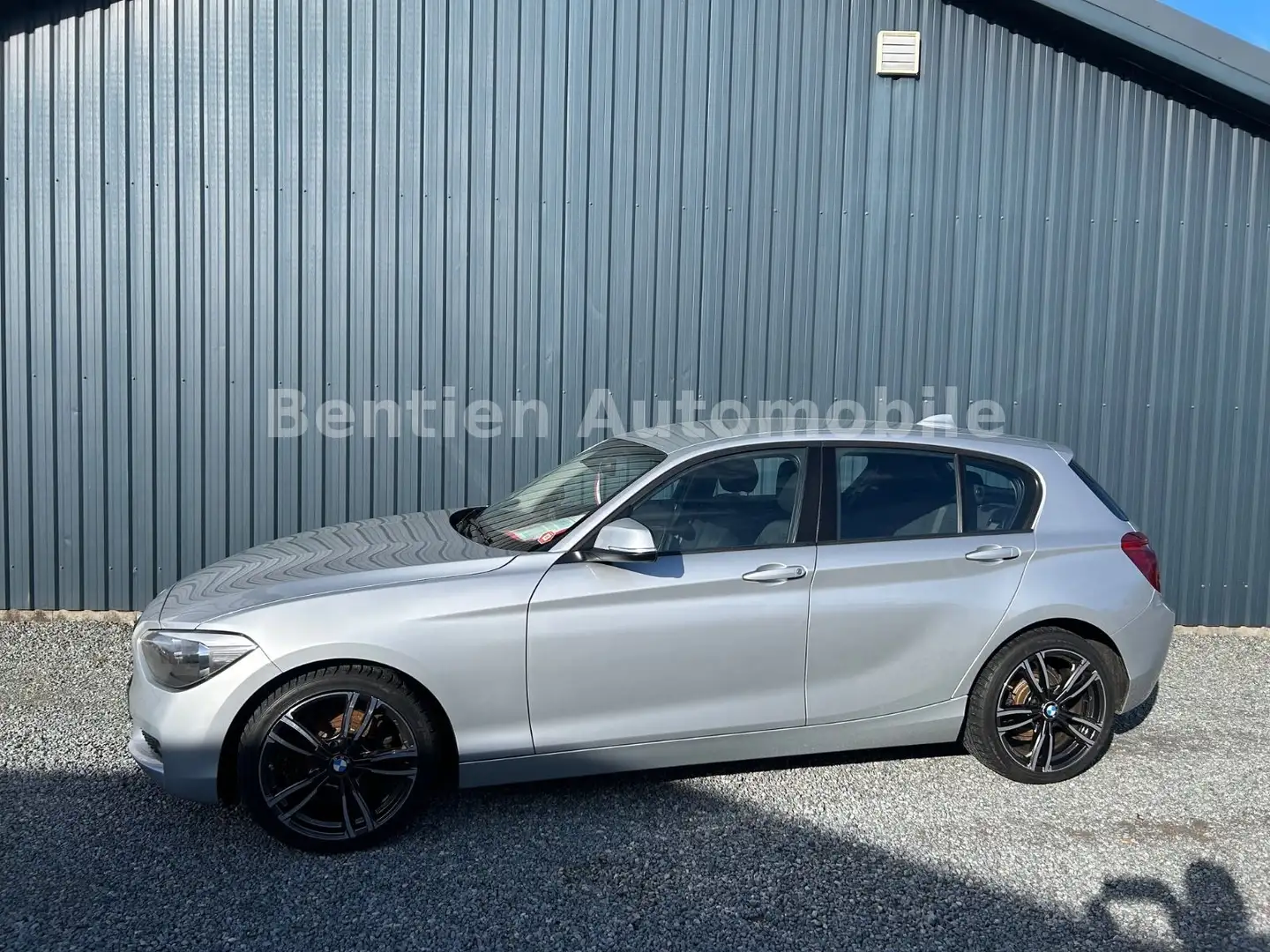 BMW 118 i ,Klimaautomatik, SHZ,ALU,PDC,Alu 18-Zoll Silber - 1