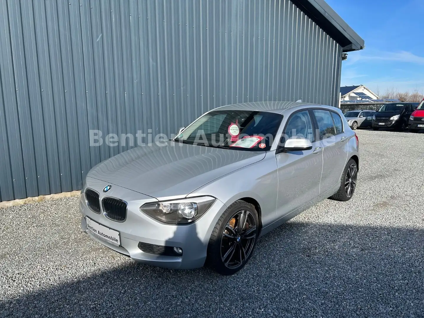 BMW 118 i ,Klimaautomatik, SHZ,ALU,PDC,Alu 18-Zoll Silber - 2