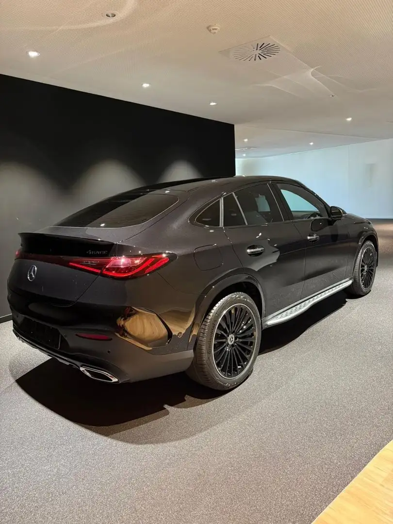 Mercedes-Benz GLC 300 4MATIC Coupé Premium Plus red leather Negro - 2