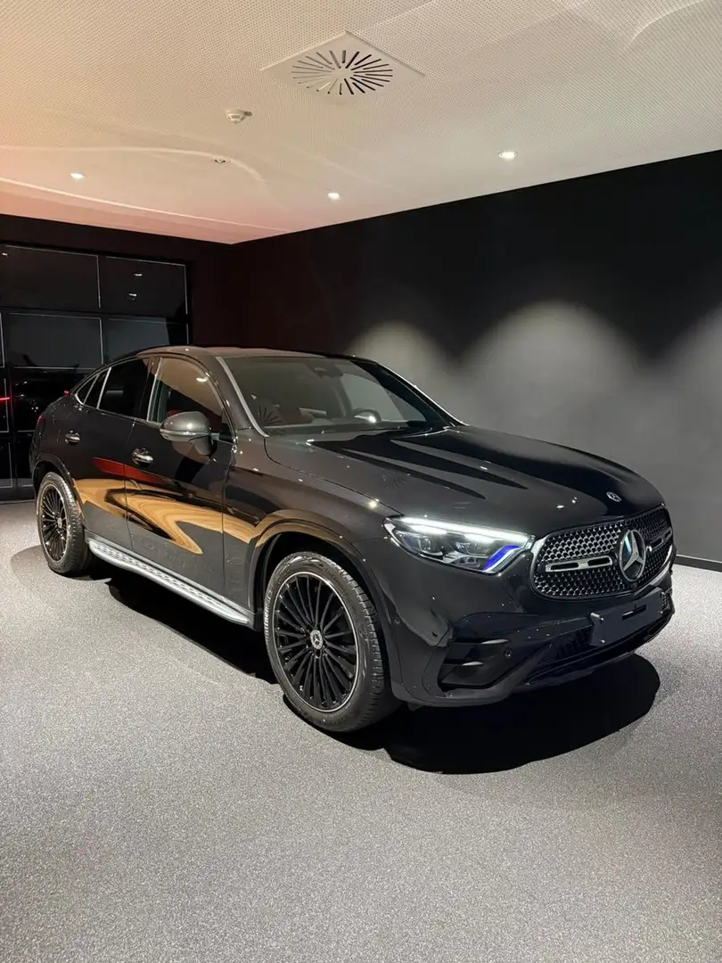 Mercedes-Benz GLC 300 4MATIC Coupé Red leather Schwarz - 1