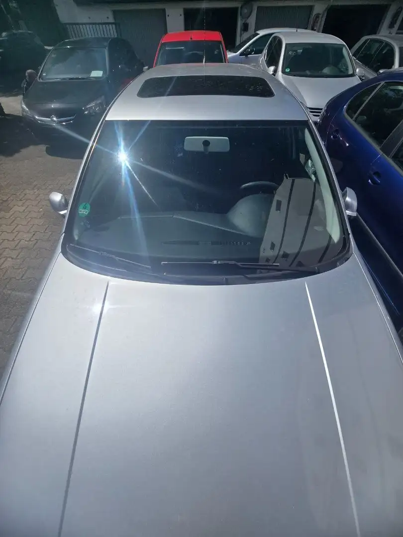 Volkswagen Golf 1.4 Gris - 2