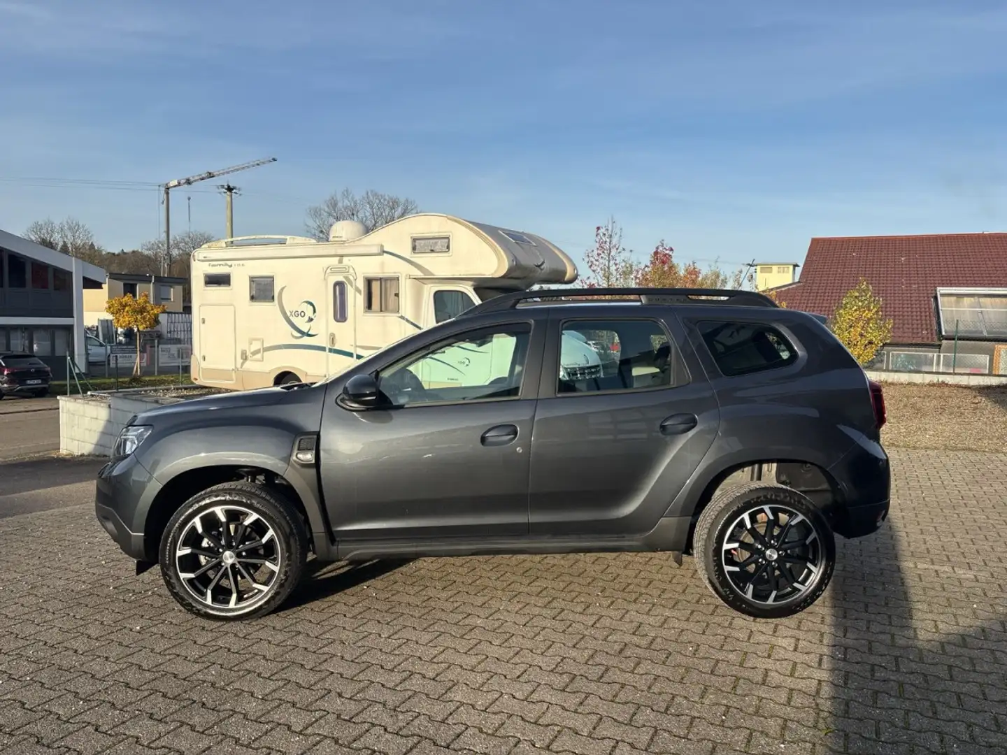Dacia Duster II Comfort TCe 130 2WD Klima Einparkhilfe Grau - 2