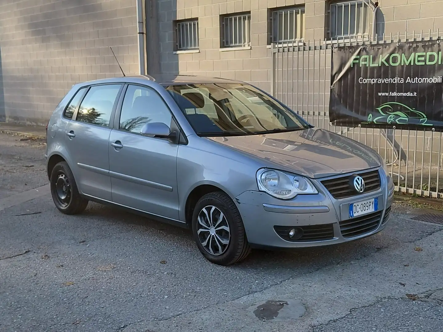 Volkswagen Polo IV 2005 1.2 UNICO PROPRIETARIO (Neopatentati) Grigio - 2