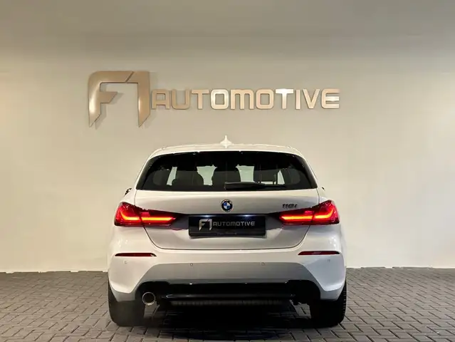 BMW 1 Series view 11