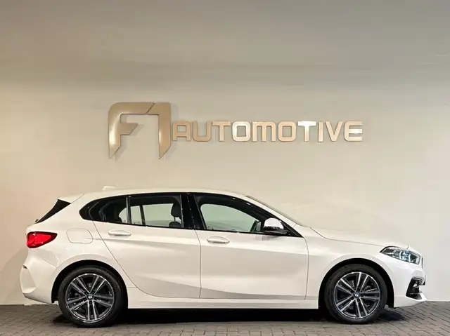 BMW 1 Series view 12
