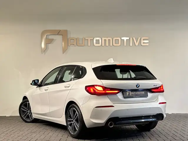 BMW 1 Series view 8