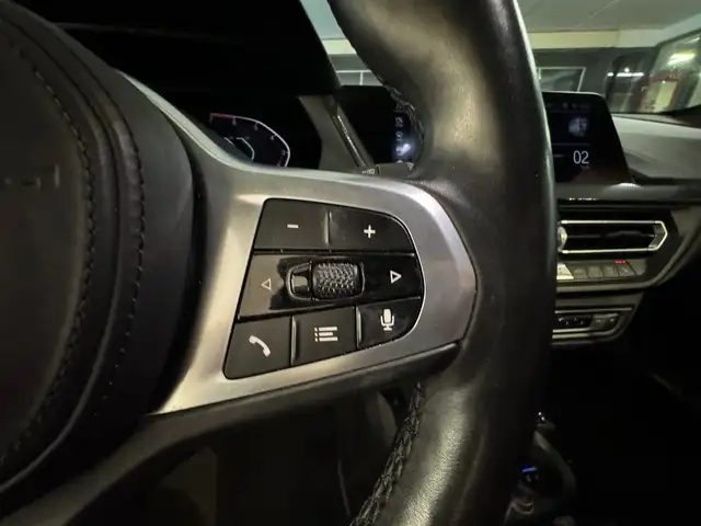 BMW 1 Series view 15
