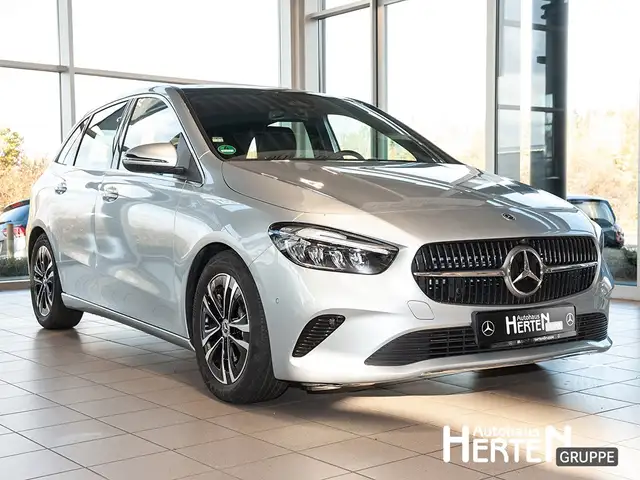 Mercedes-Benz B-Class view 3