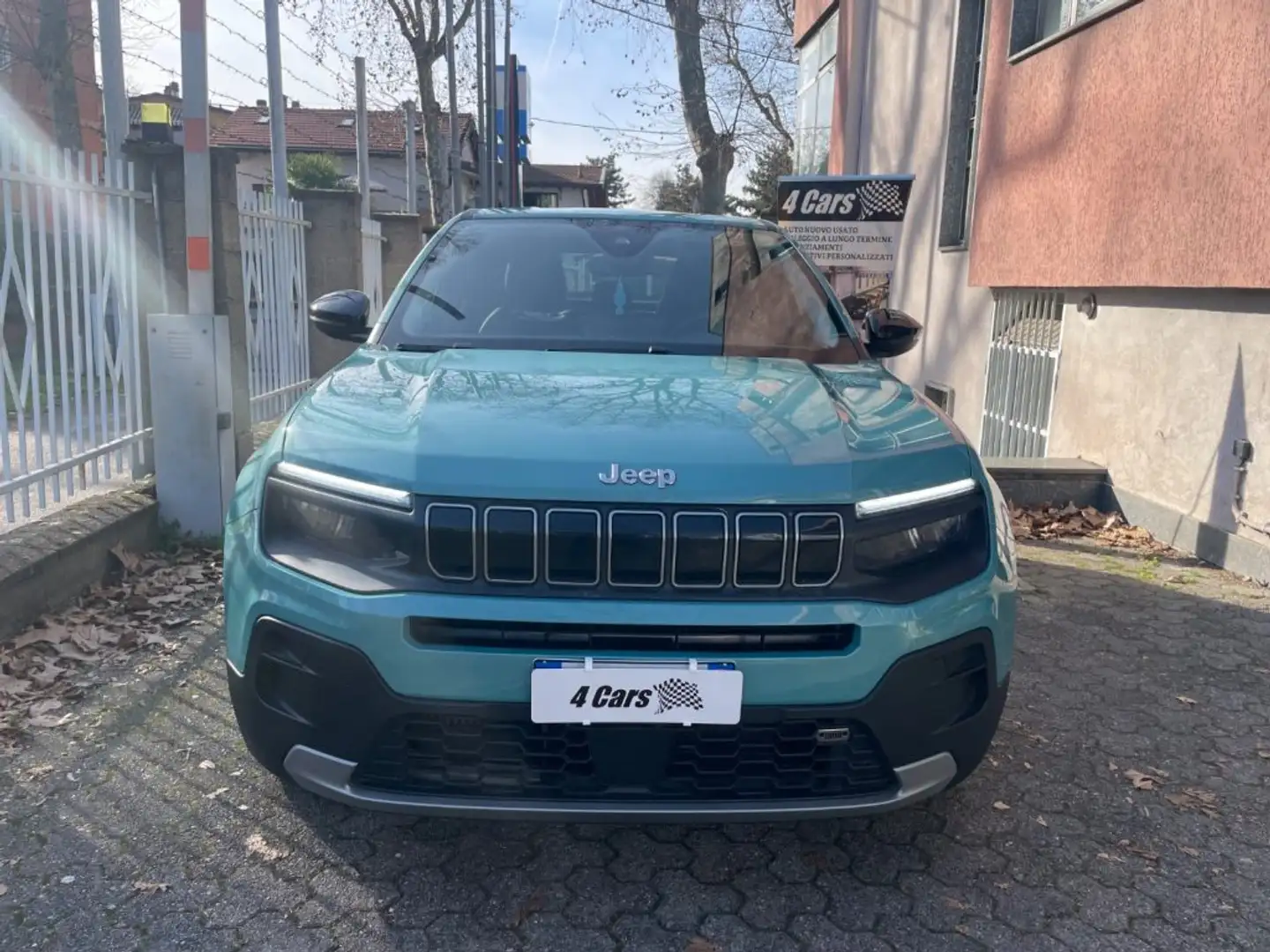 Jeep Avenger 1.2 Turbo 100 CV Altitude Grau - 2