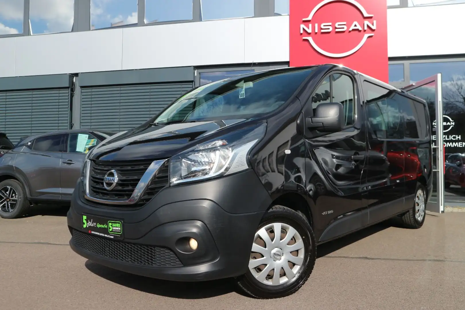 Nissan NV300 Kasten 120dCi L2H1 DoKa COMFORT Navi, AHK Negro - 2