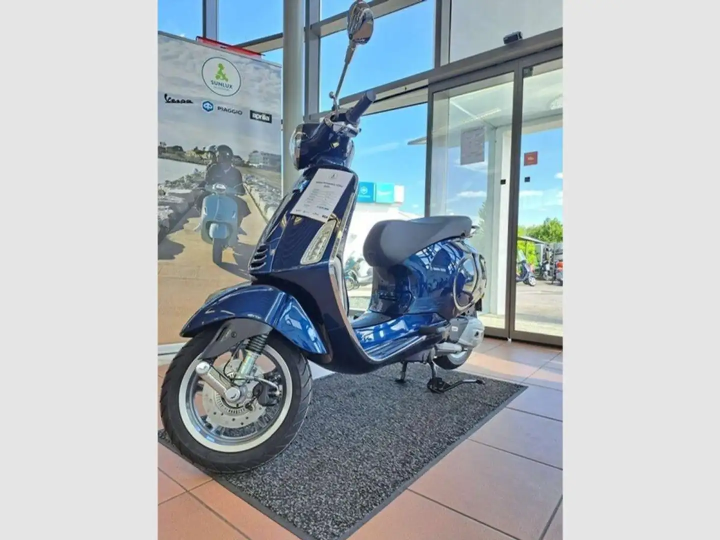 Vespa Primavera 125 cm3 Jaune - 1