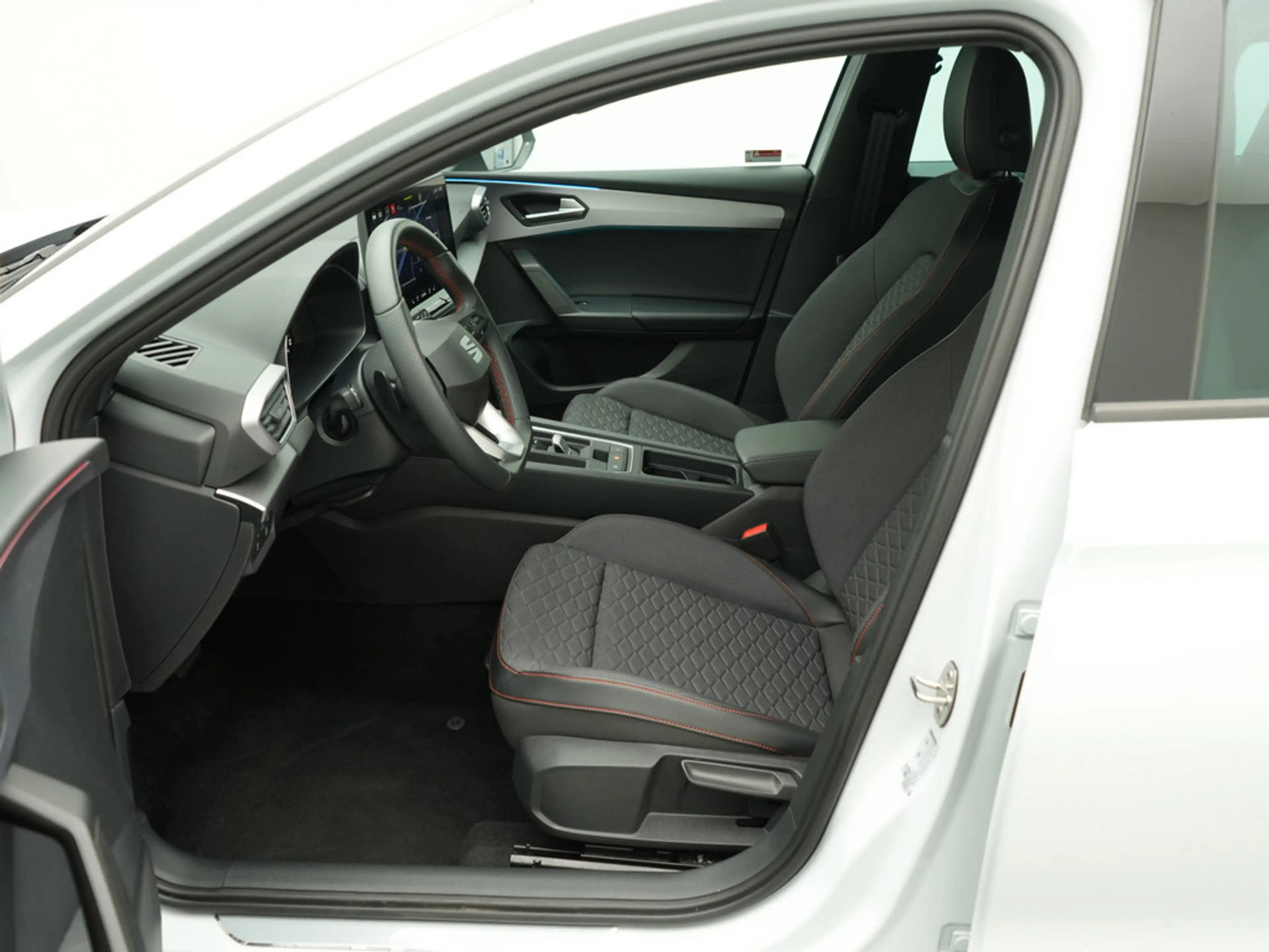 SEAT Leon FR ACC AHK NAVI LED KAM PDC KEYLESS — photo 13