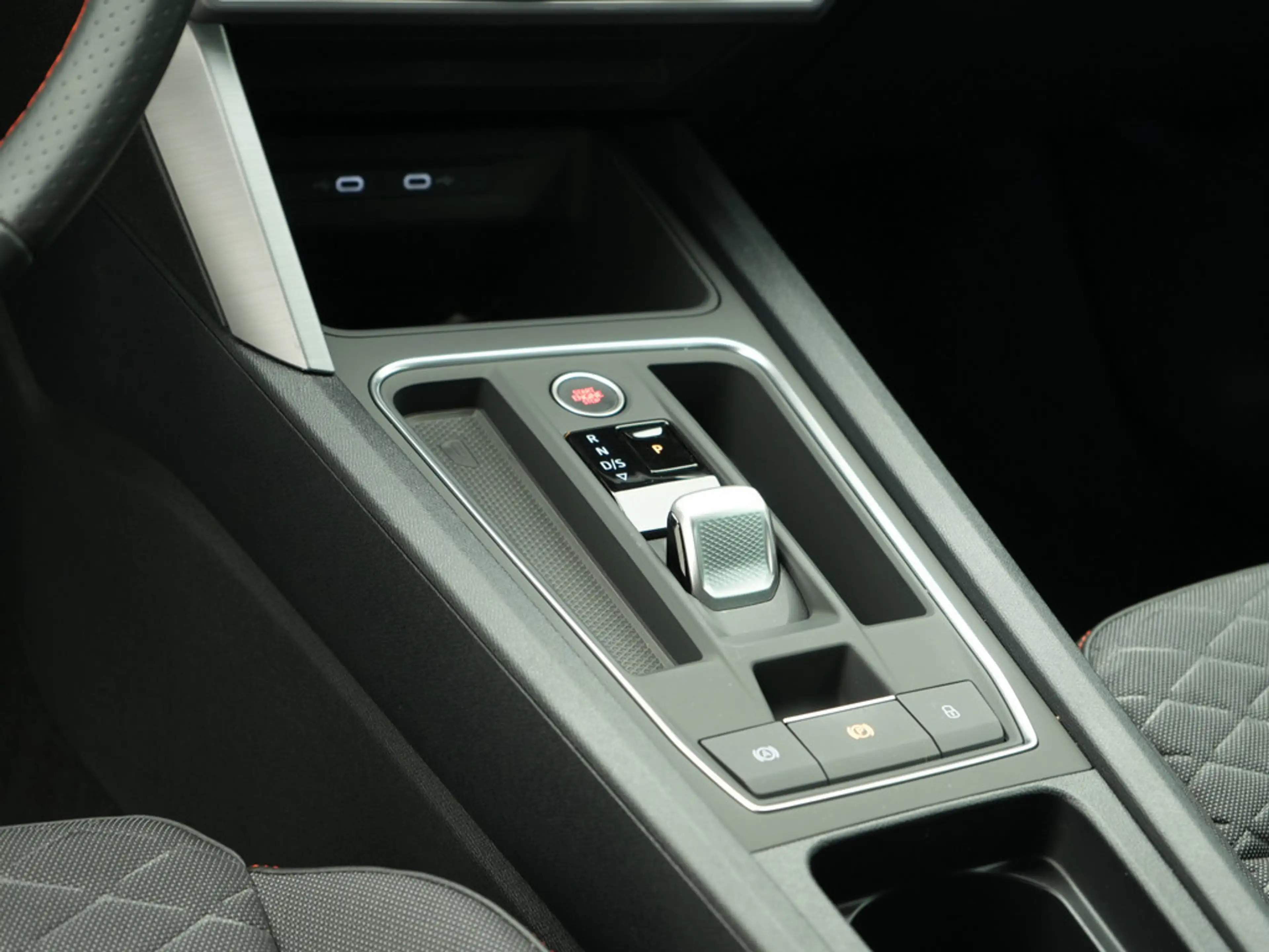 SEAT Leon FR ACC AHK NAVI LED KAM PDC KEYLESS — photo 12