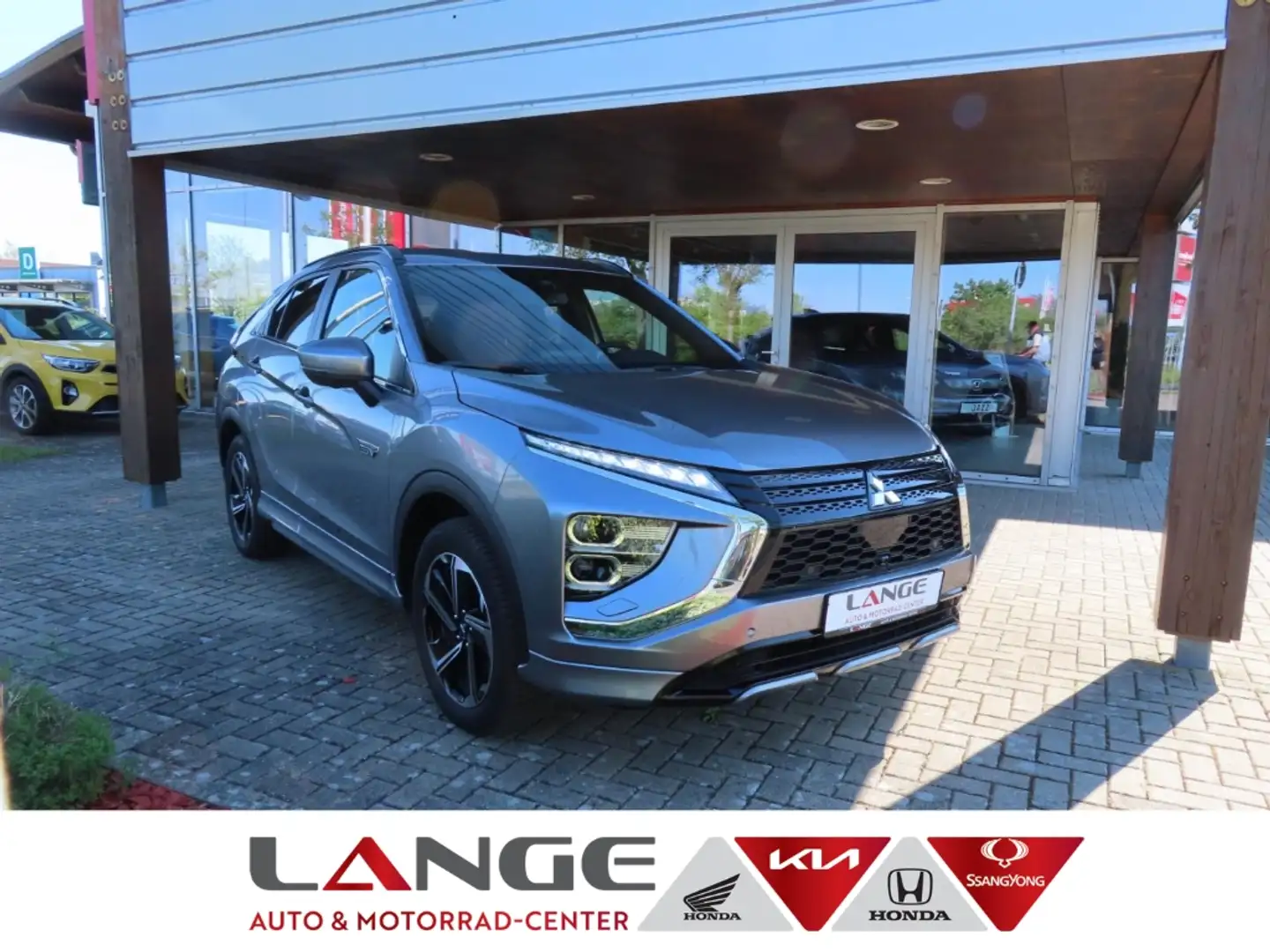 Mitsubishi Eclipse Cross 2.4 MIVEC Plus Select Plug in Hybrid 4WD Allrad Na Šedá - 1