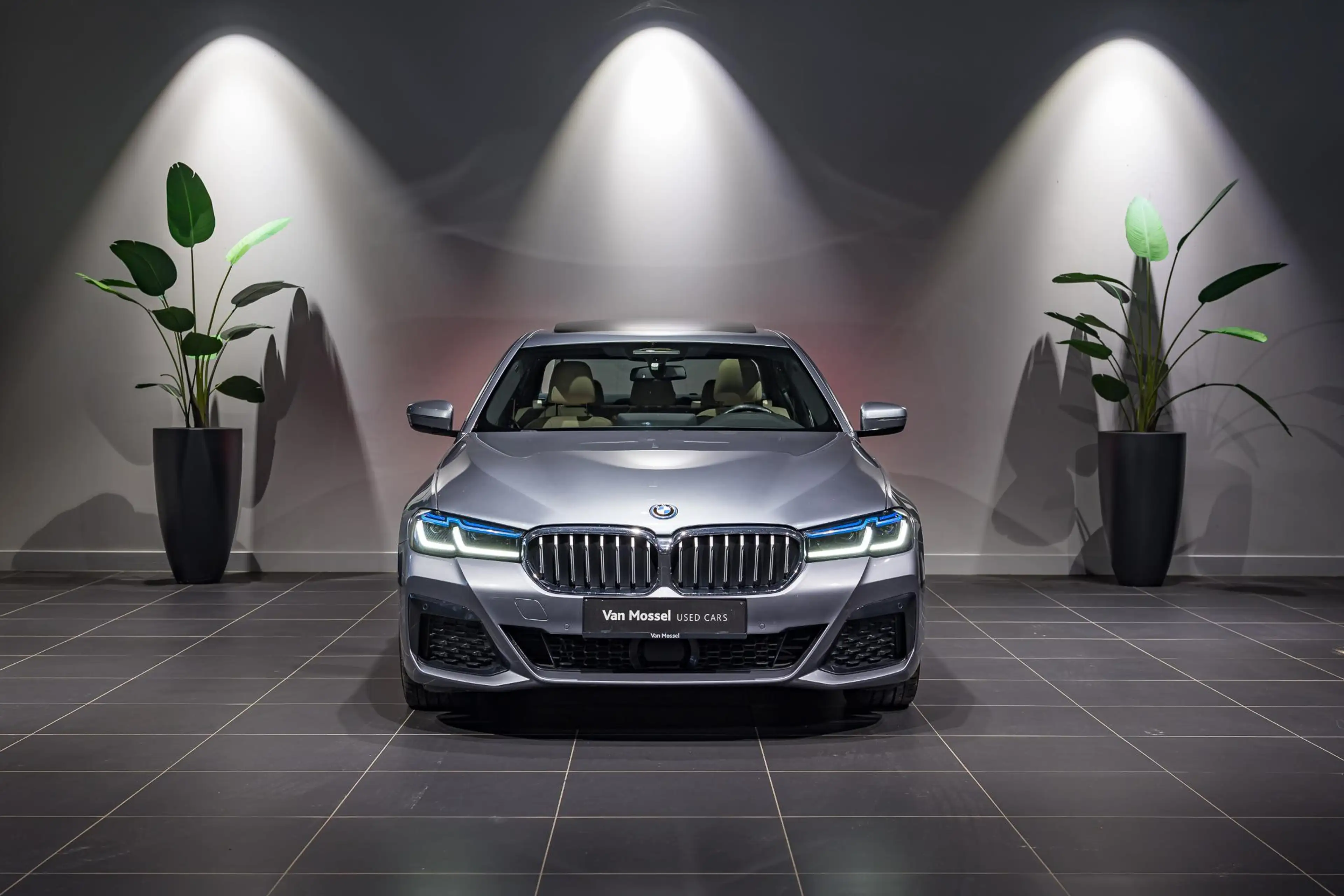 BMW 545 5 Reeks Berline 545e xDrive M SPORT | LASERLIGHT | — photo 2