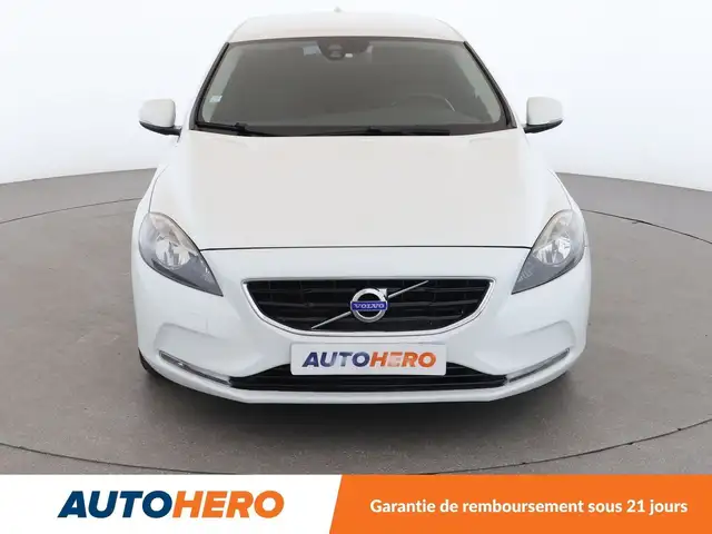 Volvo V40 view 9