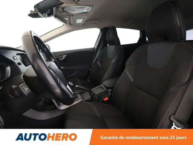 Volvo V40 view 10