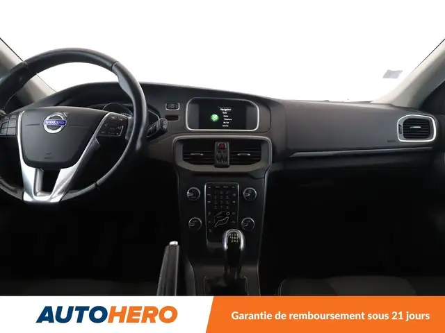 Volvo V40 view 12