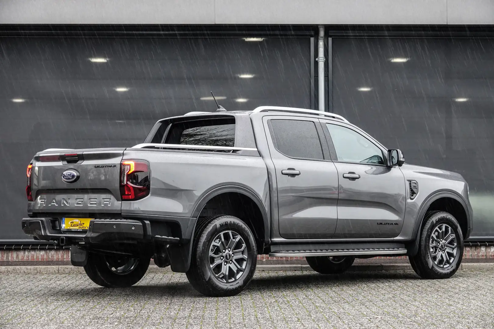Ford Ranger Wildtrak 3.0 V6 240Pk Aut. | Double Cab | 2-persoo Grijs - 2