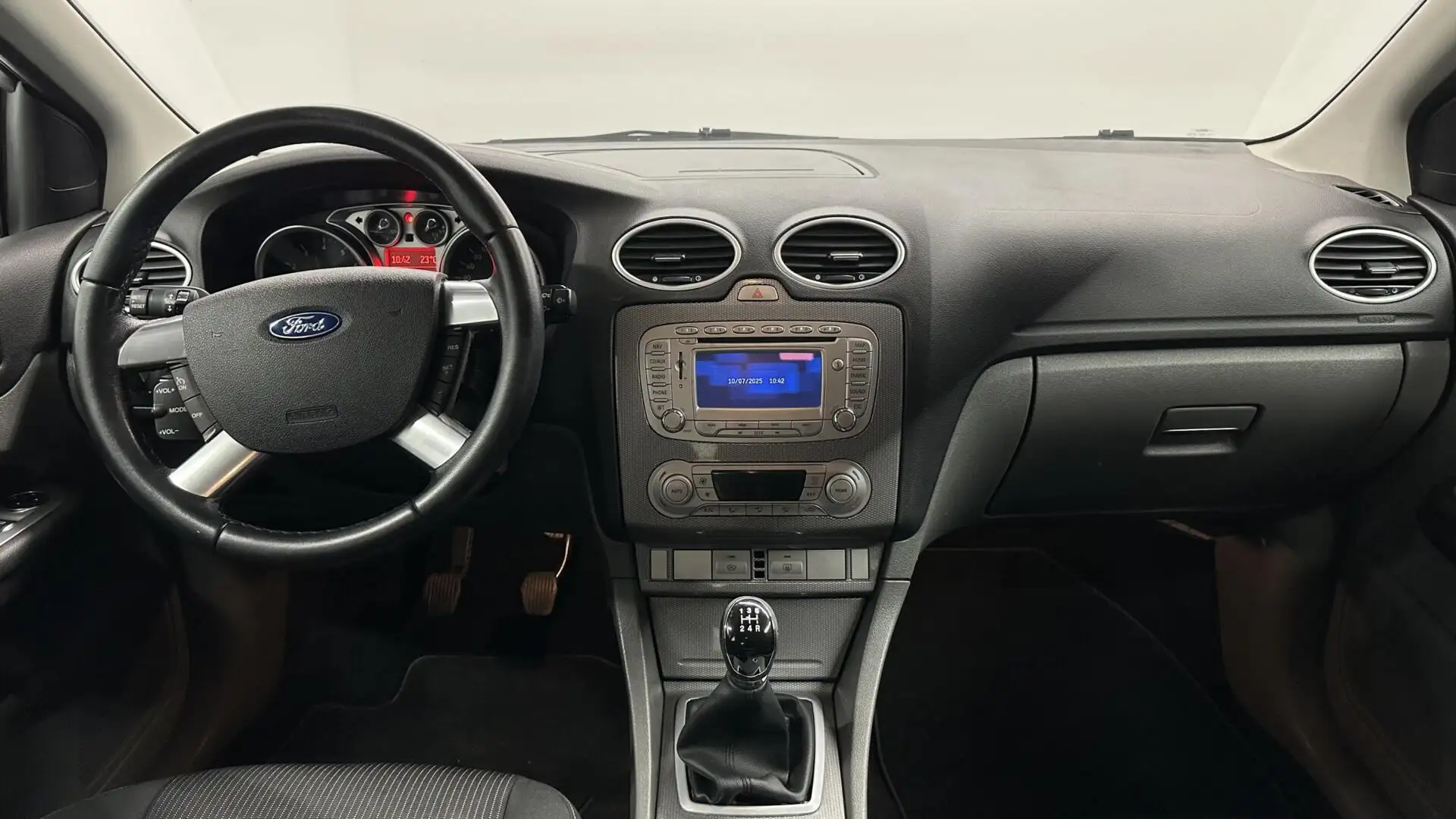 Ford Focus 1.8 Limited Flexi Fuel 5 DEURS LM CRUISE. Grigio - 2