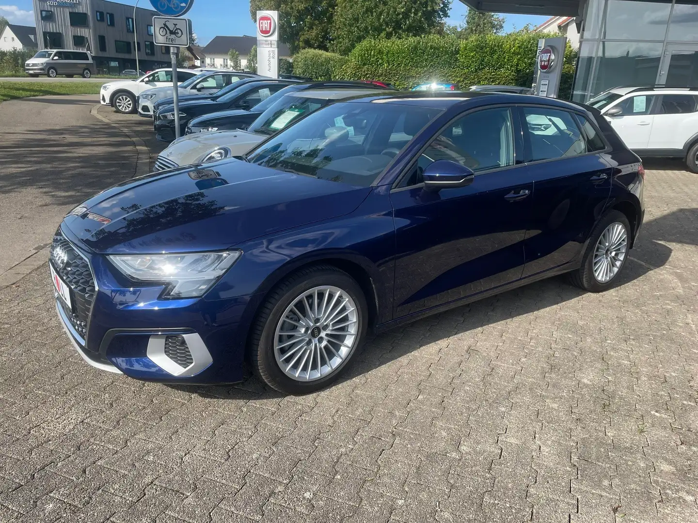 Audi A3 35 TFSI advanced Blau - 2
