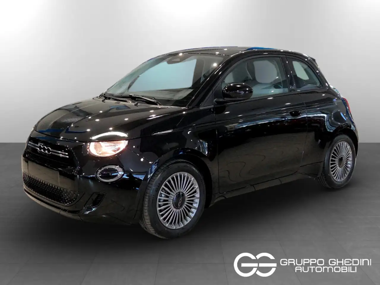 Fiat 500 1.0 Hybrid Icon — photo 1 of 15