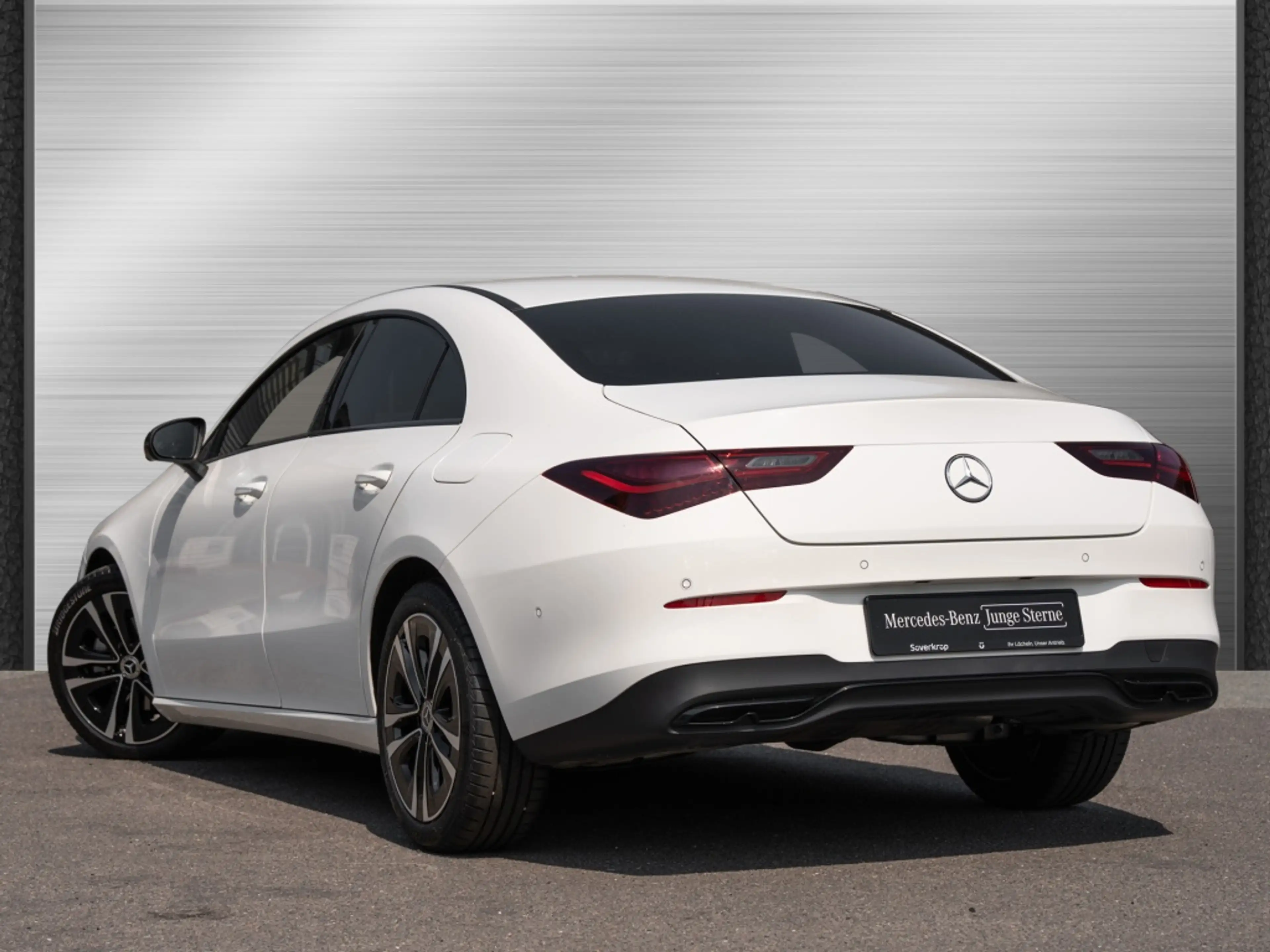 Mercedes-Benz CLA 180 Coupé , NIGHT PROGRESSIVE 360 DISTR SPUR — photo 4