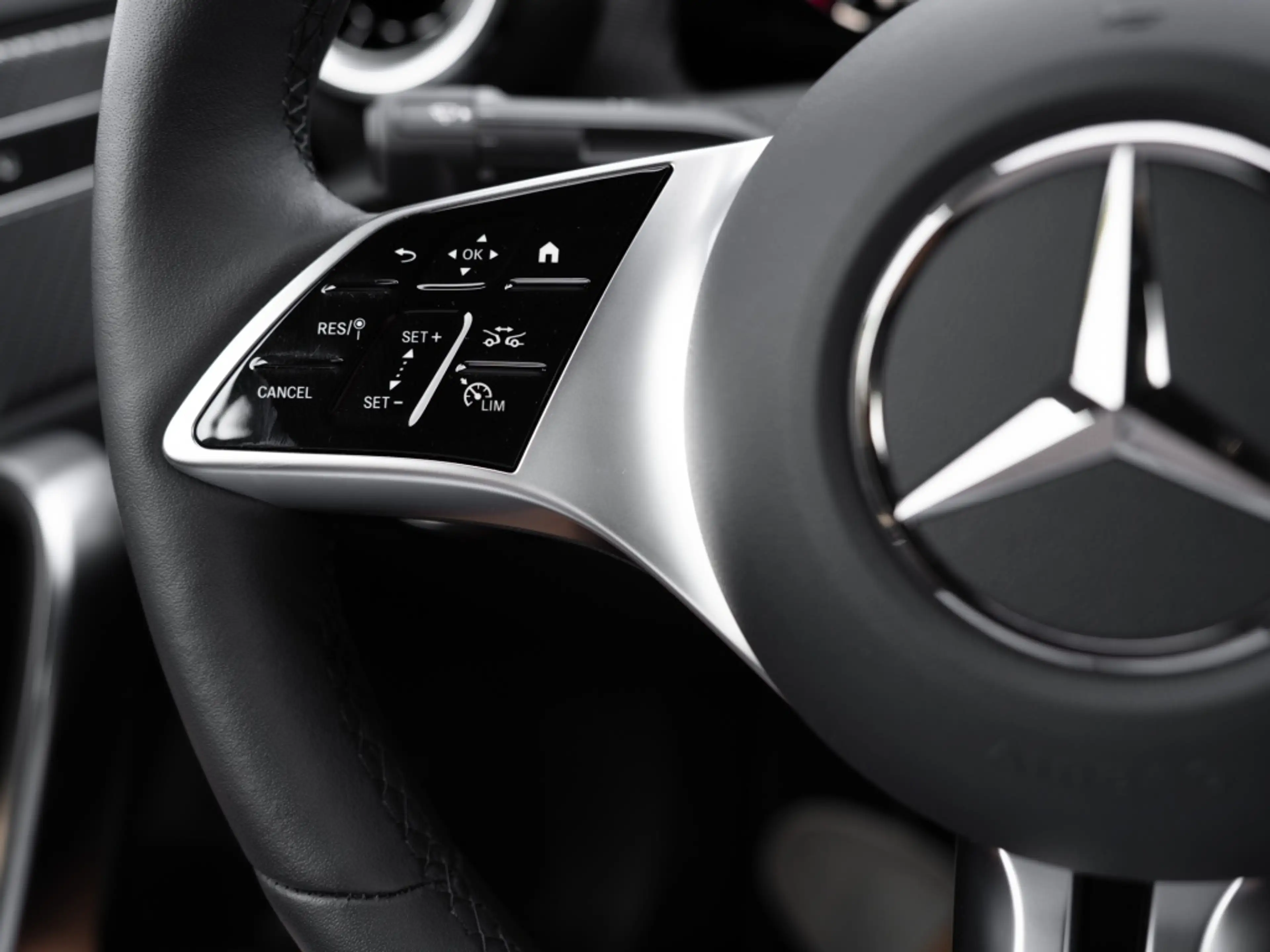 Mercedes-Benz CLA 180 Coupé , NIGHT PROGRESSIVE 360 DISTR SPUR — photo 15