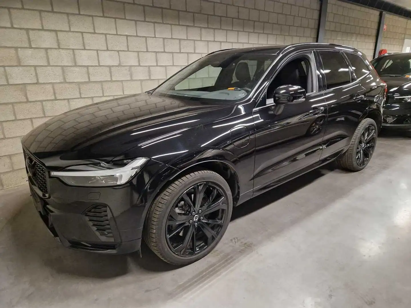 Volvo XC60 Recharge Black Edition Plus, T6 AWD Plug-in hybrid Noir - 1