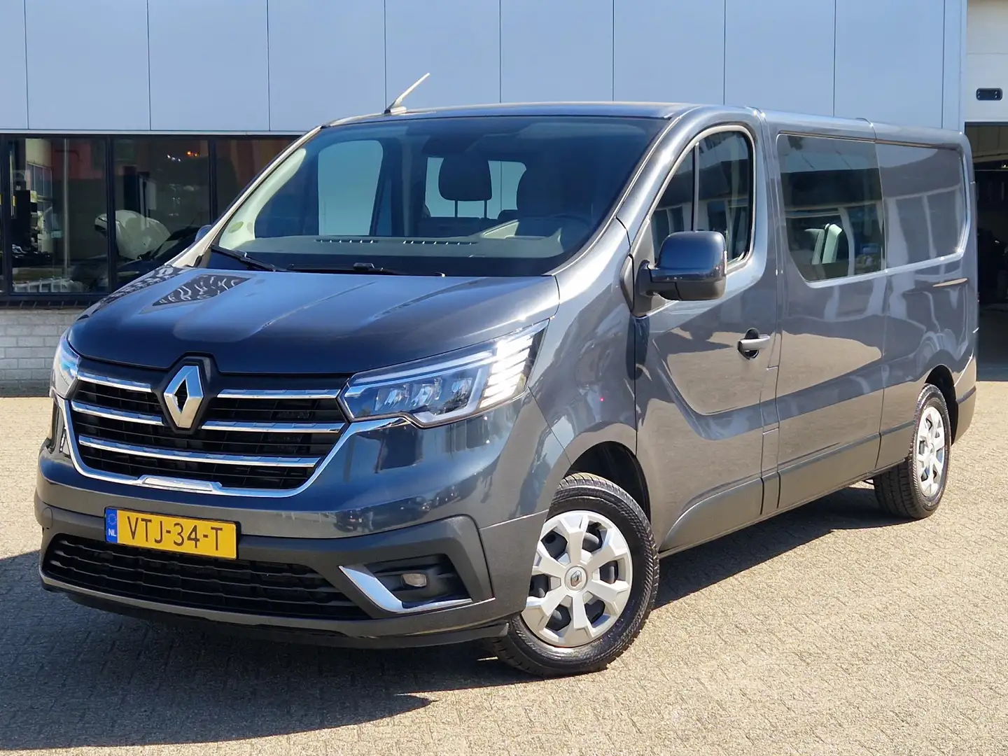 Renault Trafic 2.0 dCi L2H1 DC Work Edition 6-PERS DC TREKH. NAV Gris - 2