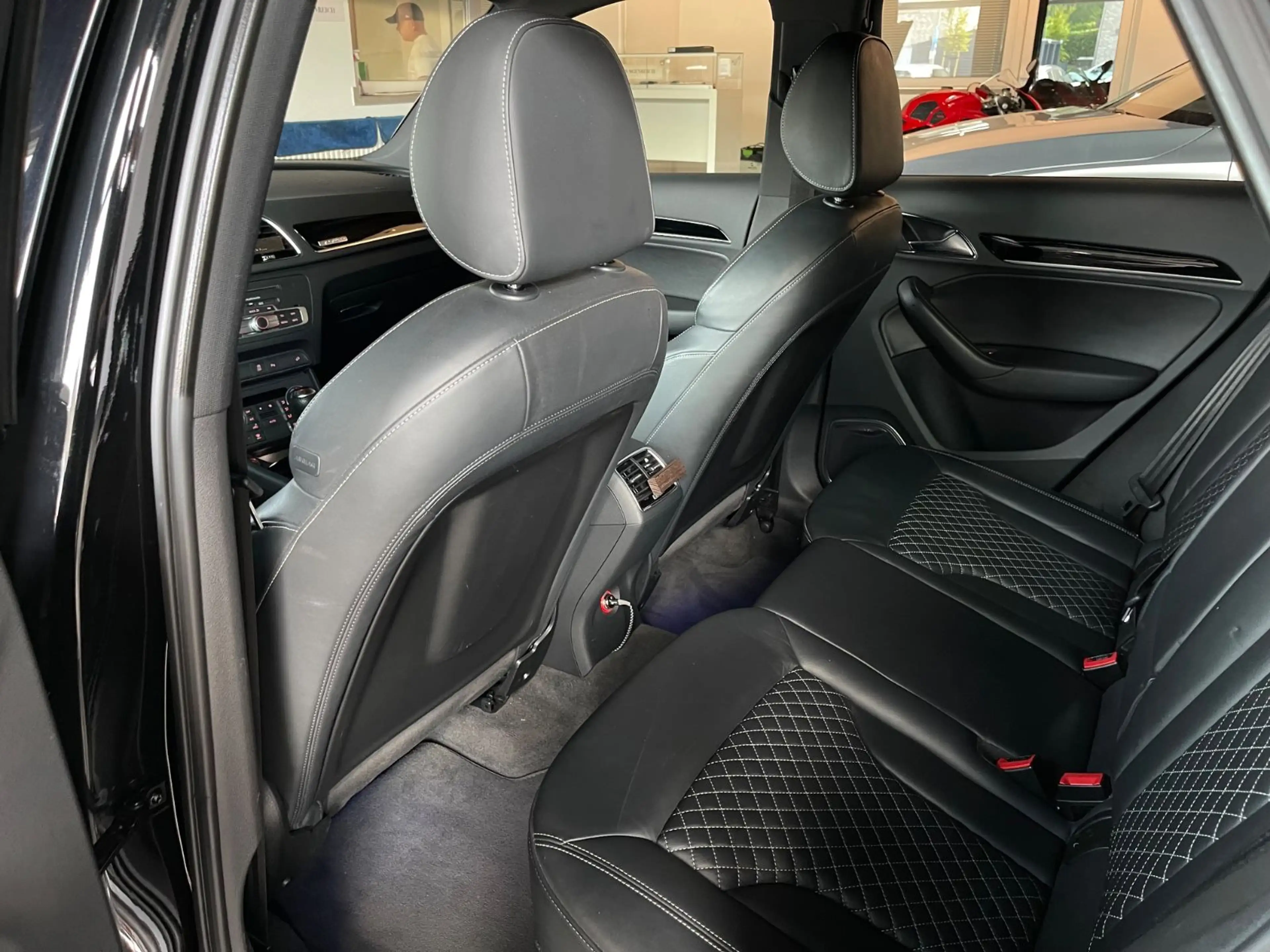 Audi RS Q3 RS Q3 2.5 TFSI quattro | 420 PS | BOSE | — photo 11